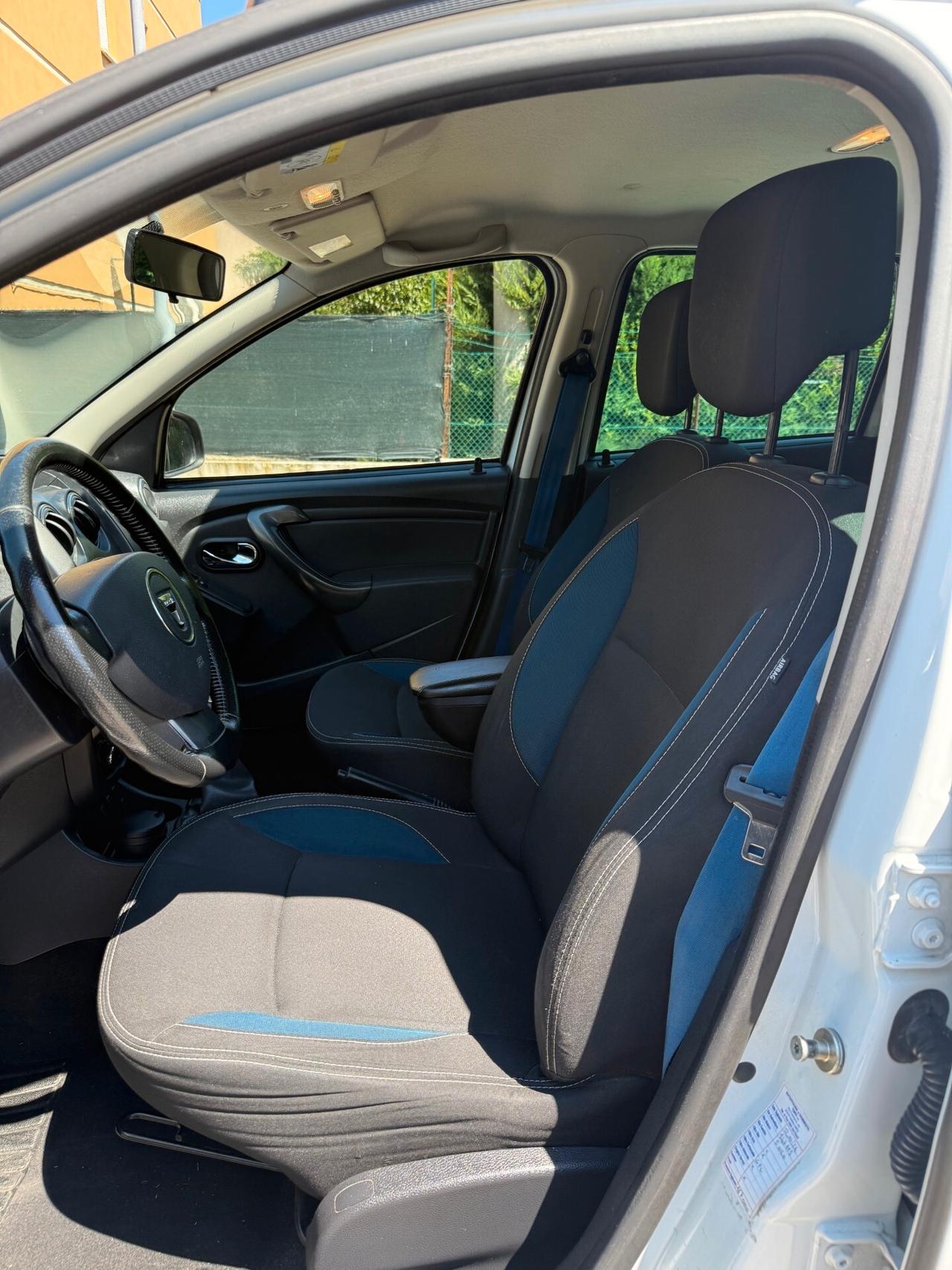 Dacia Duster 1.6 - NAV. - 12 MESI DI GARANZIA -