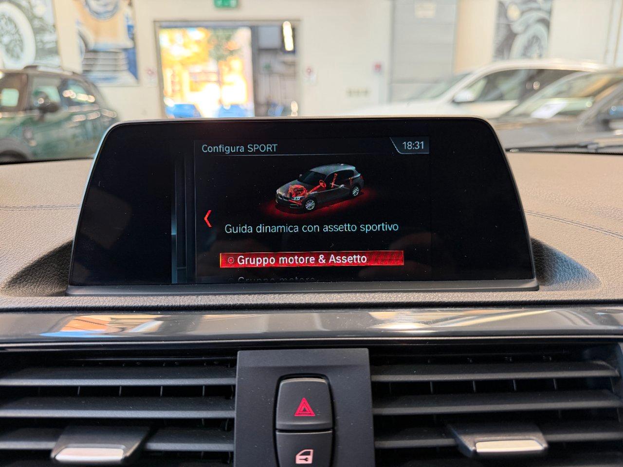 BMW 116 d Urban 5p auto - LED - 17" - Navi