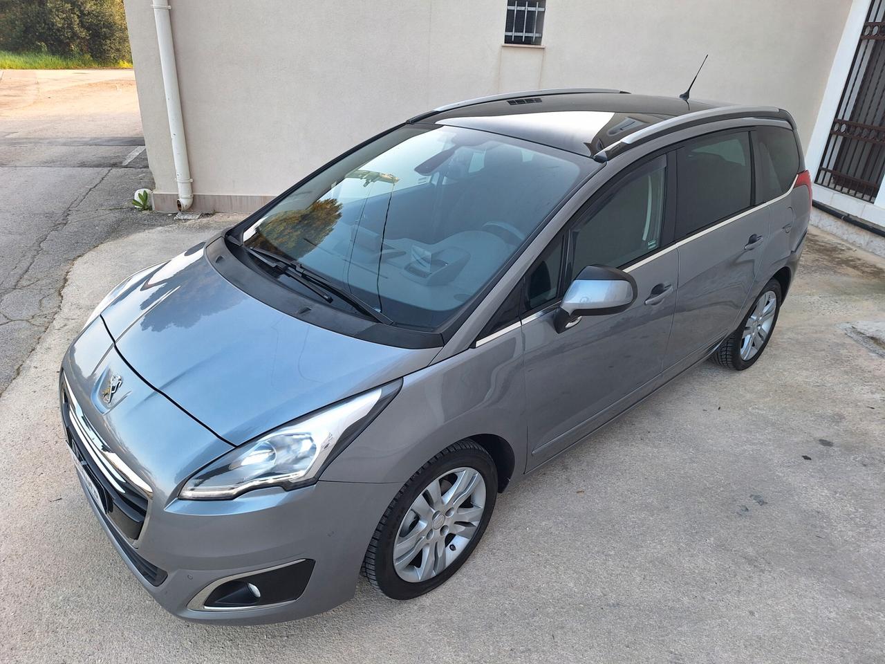 Peugeot 5008 1.6 HDi 115CV"7 POSTI" NAVI TETTO