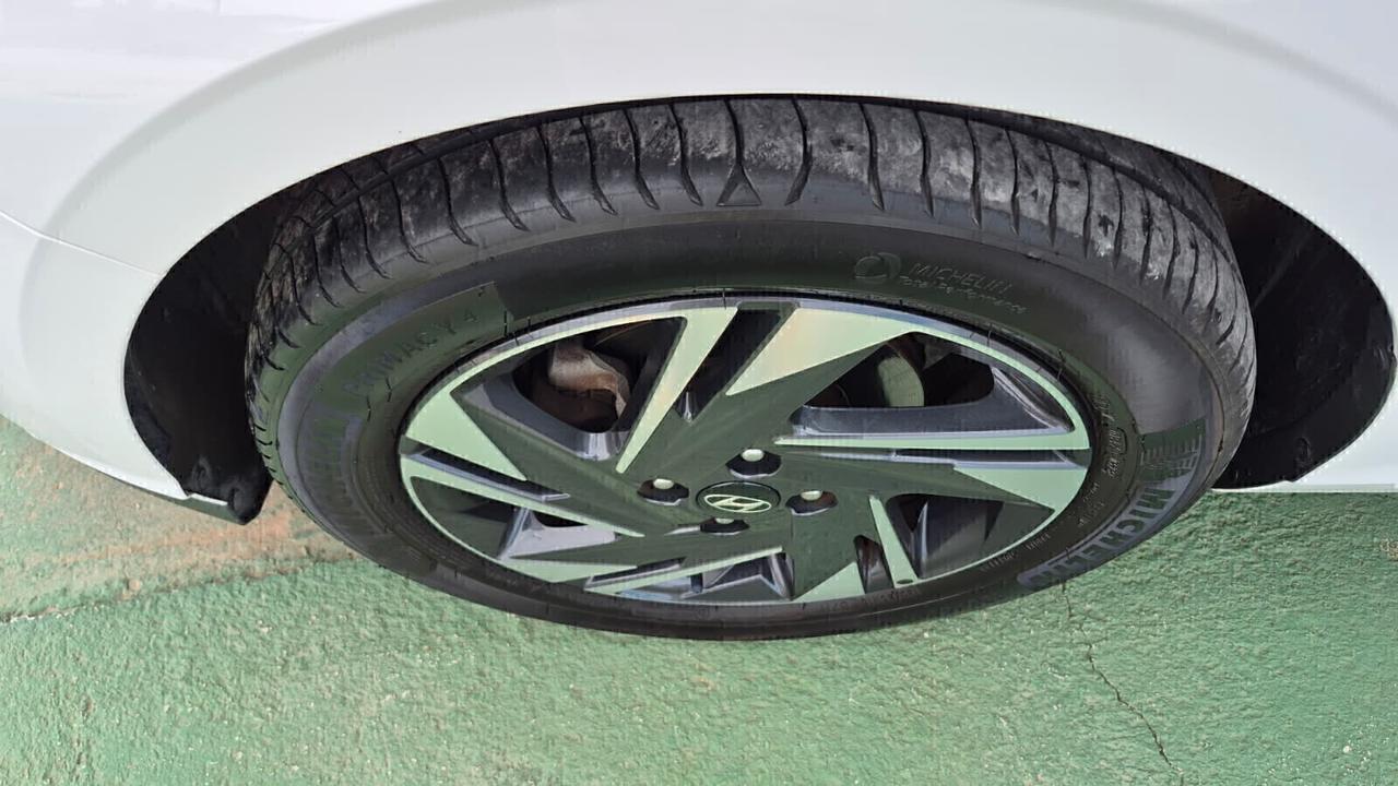 Hyundai i20 1.2 MPI MT Connectline