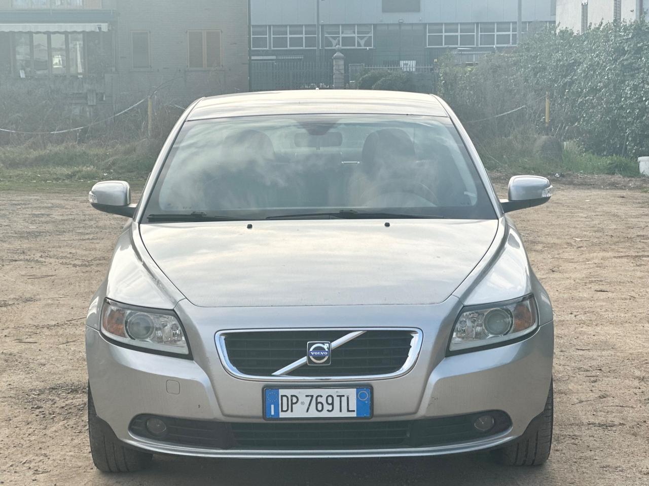 Volvo S40 1.6 16V cat Summum