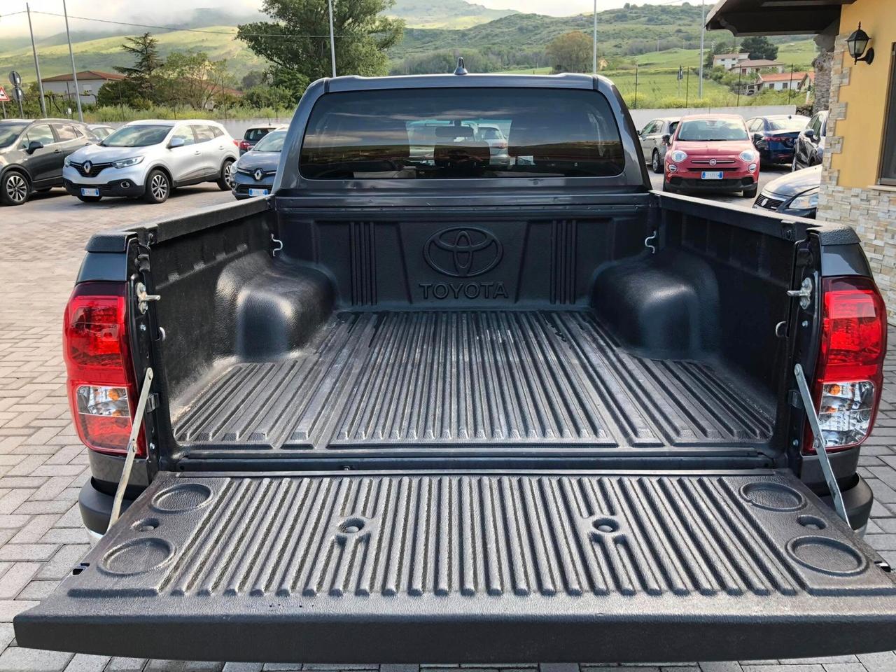 Toyota Hilux 2.4 D-4D 4WD Lounge 2022