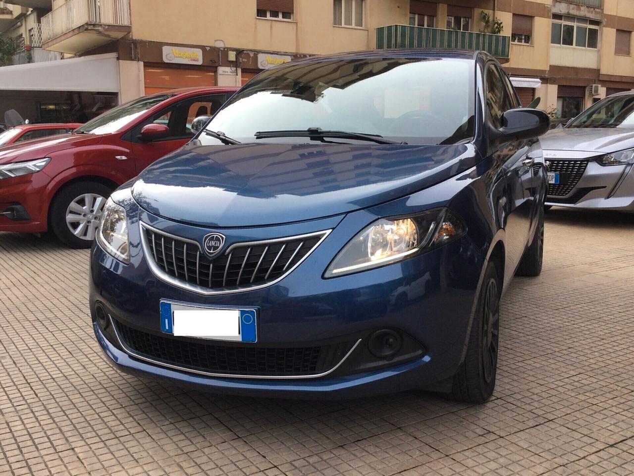 Lancia Ypsilon 1.0 FireFly 5 porte S&S Hybrid Ecochic Silver