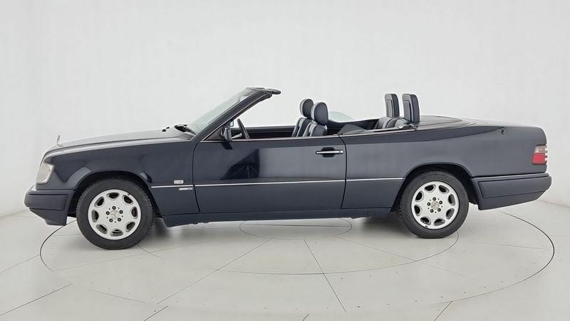 Mercedes-Benz Serie E E 200 cat Cabriolet ASI