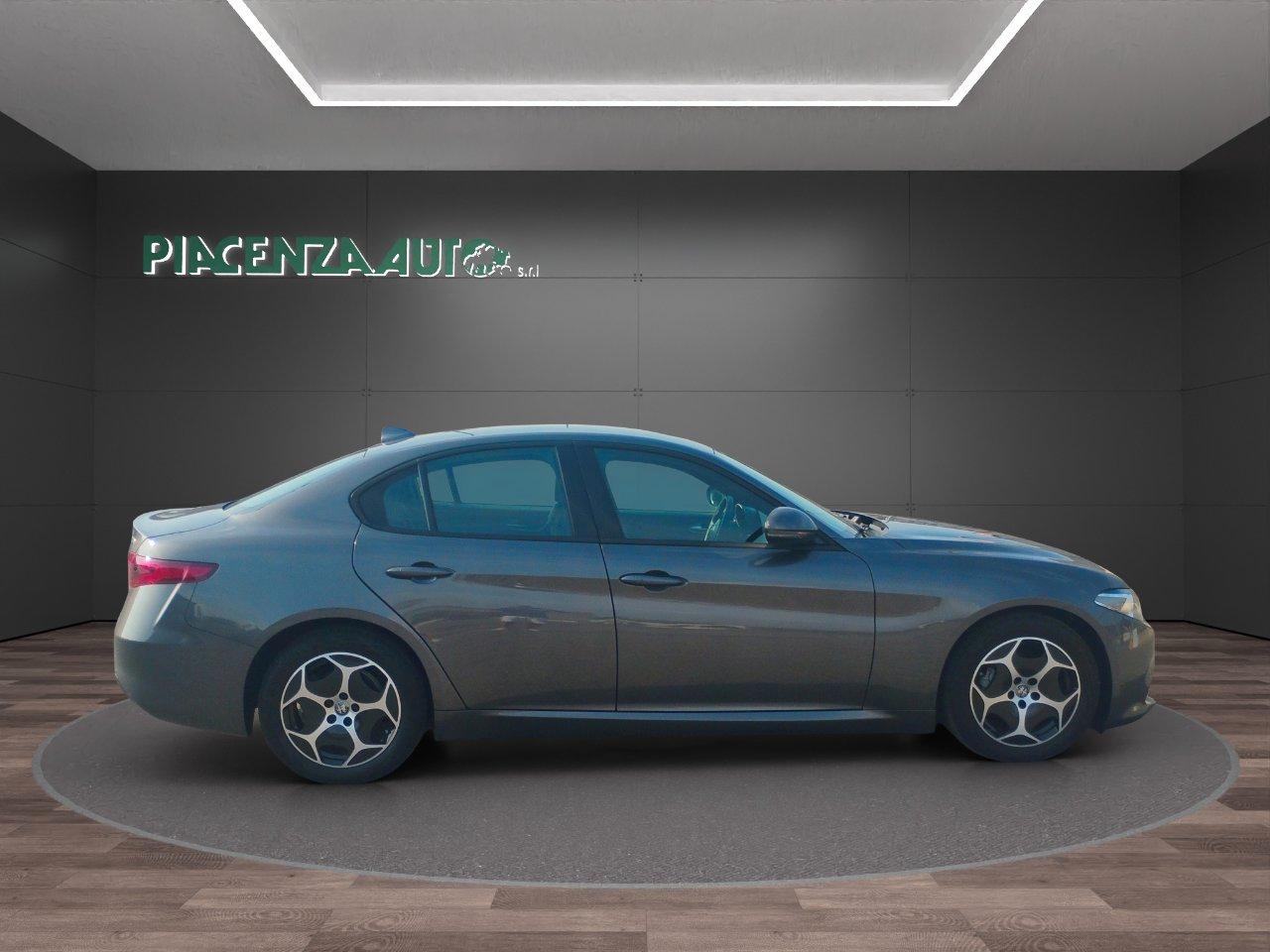 Alfa Romeo Giulia 2.2 t Super.160cv .NAVI.TELECAMERA
