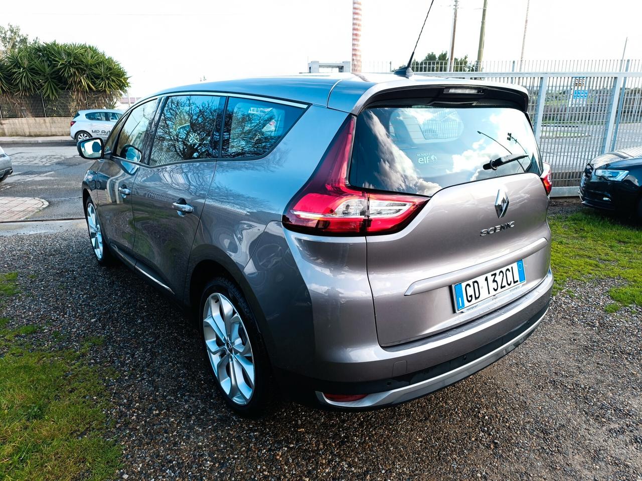 Renault Grand Scenic Blue dCi 120 CV Sport Edition2