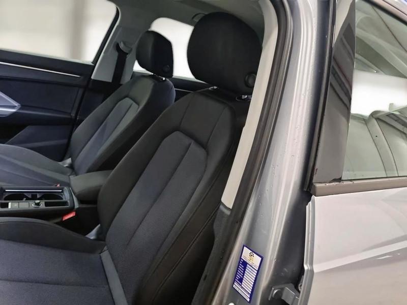 AUDI Q3 40 TDI quattro S tronic Business