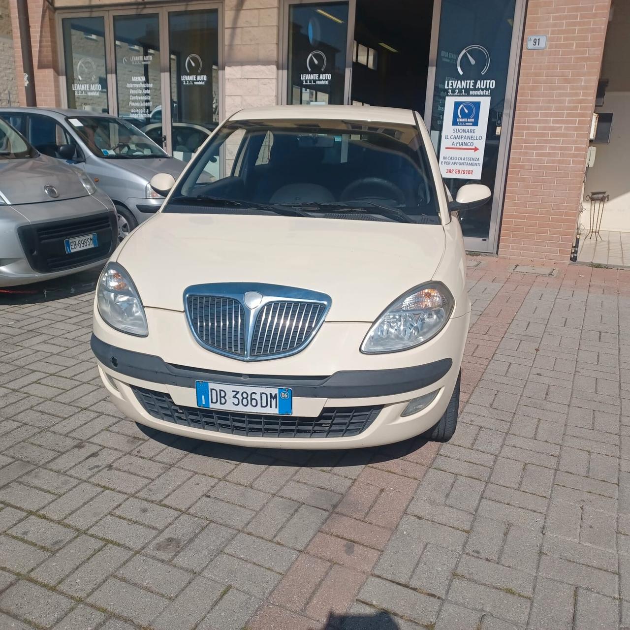 158.148KM YPSILON 1.2 NEOPATENTATI PIANTONE STERZO NUOVO