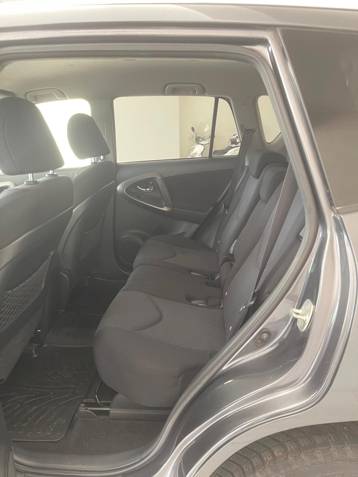 Toyota RAV 4 RAV4 Crossover 2.2 D-4D 150 CV DPF Luxury