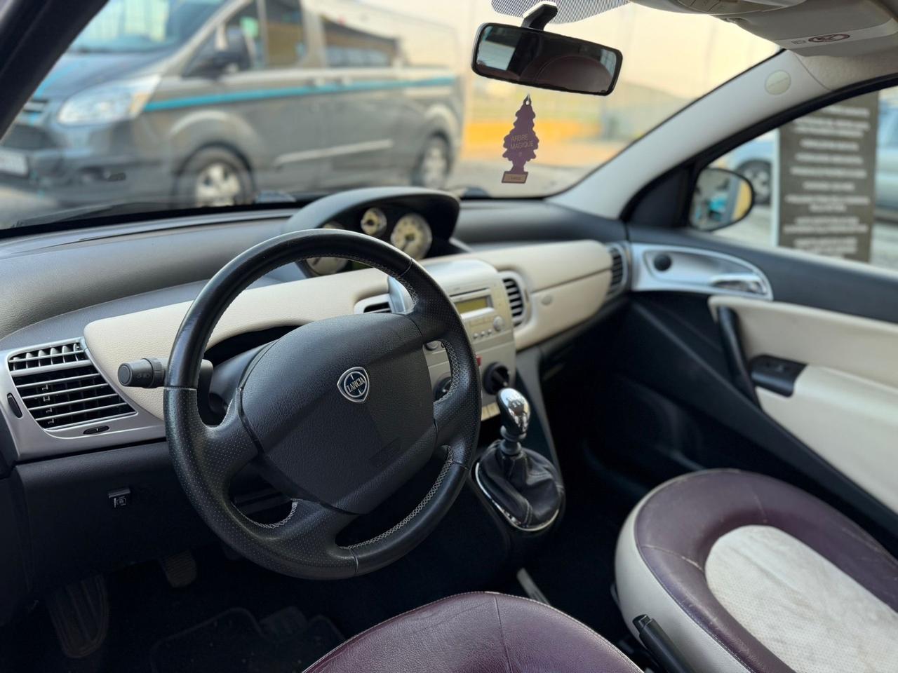 Lancia Ypsilon 1.4 Platino Ecochic GPL