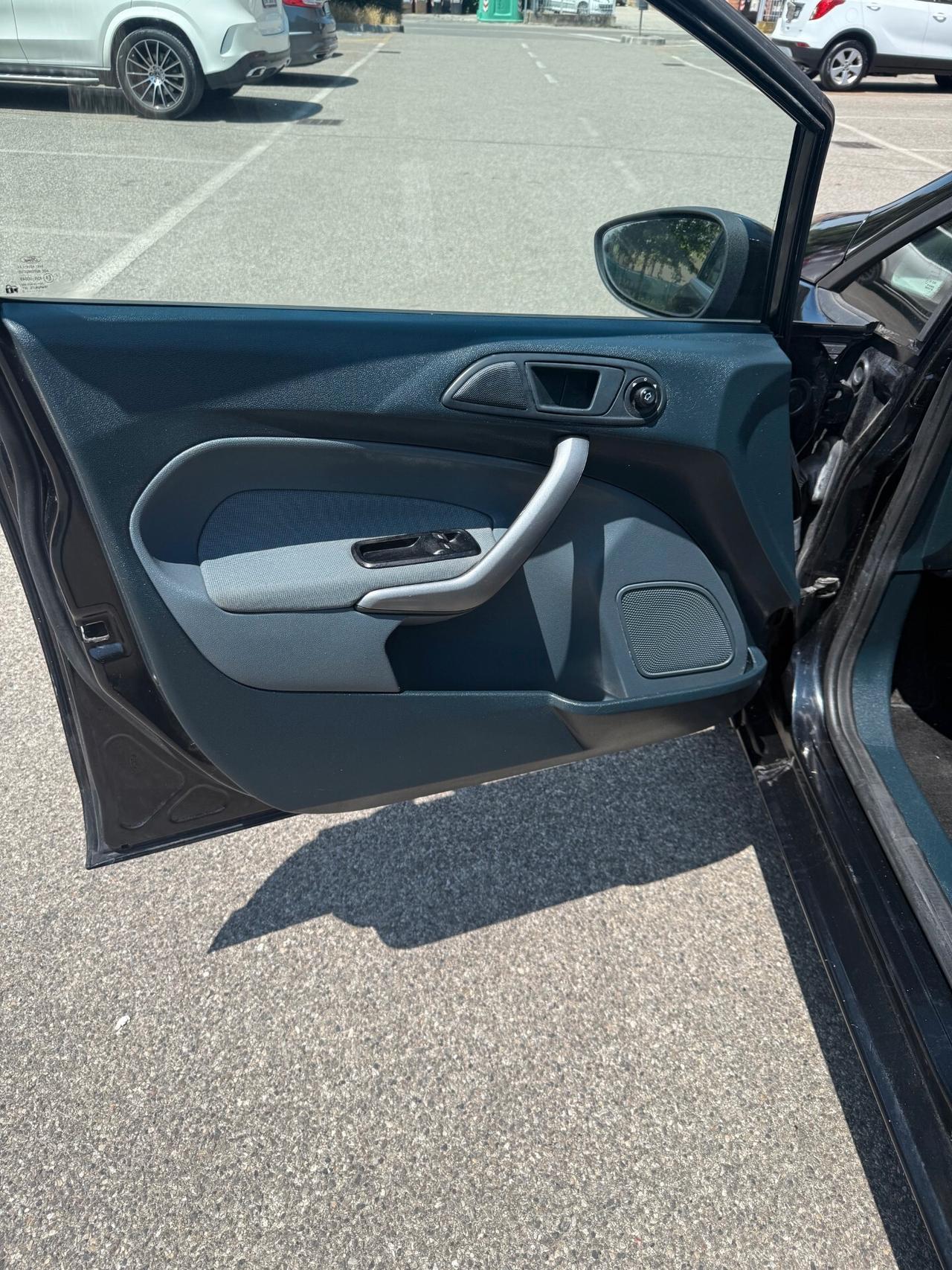 Ford Fiesta 1.4 GPL - NEOPATENTATI - 12 MESI DI GARANZIA -
