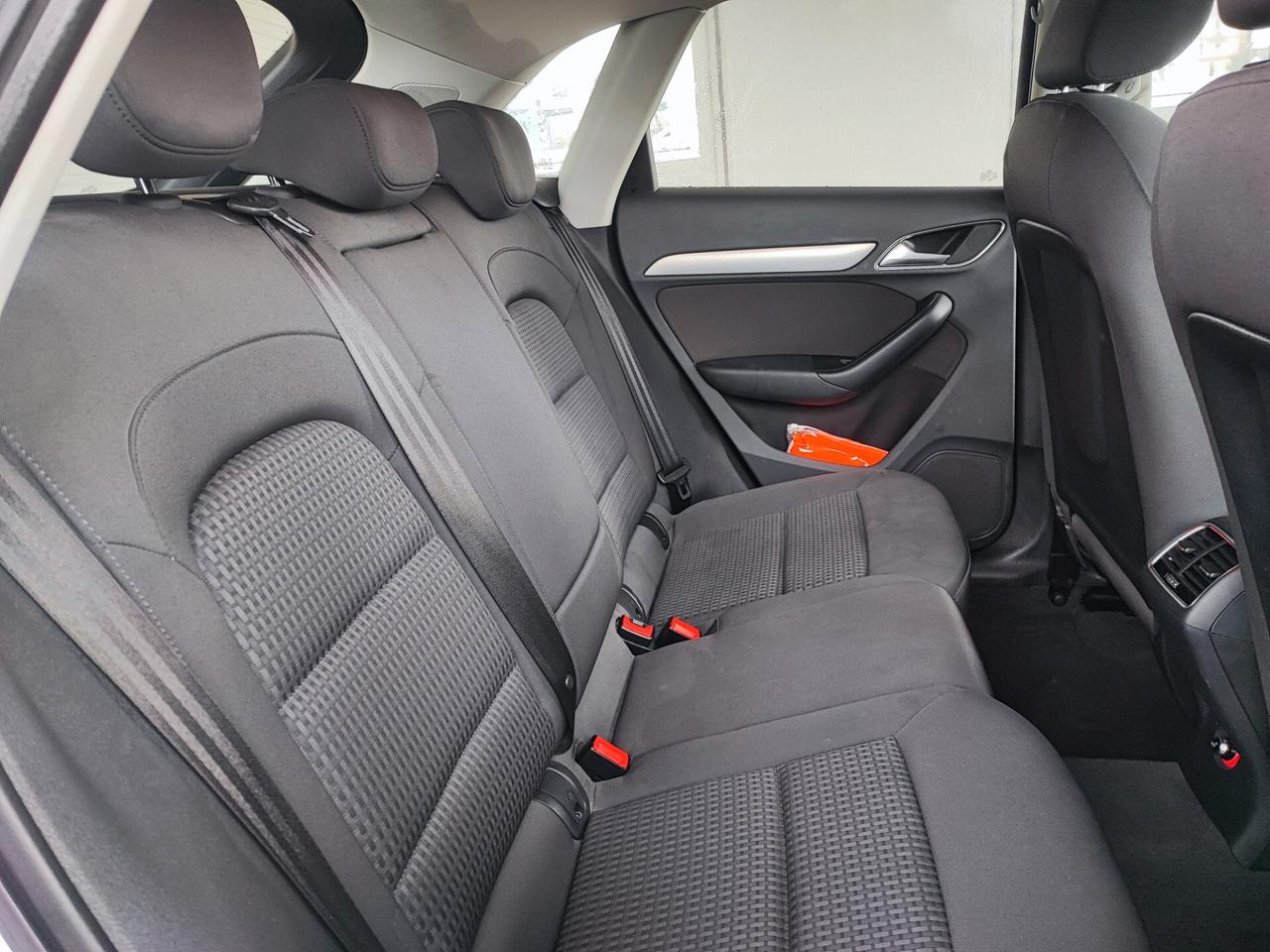 Audi Q3 2.0 TDI S tronic Business SPORT