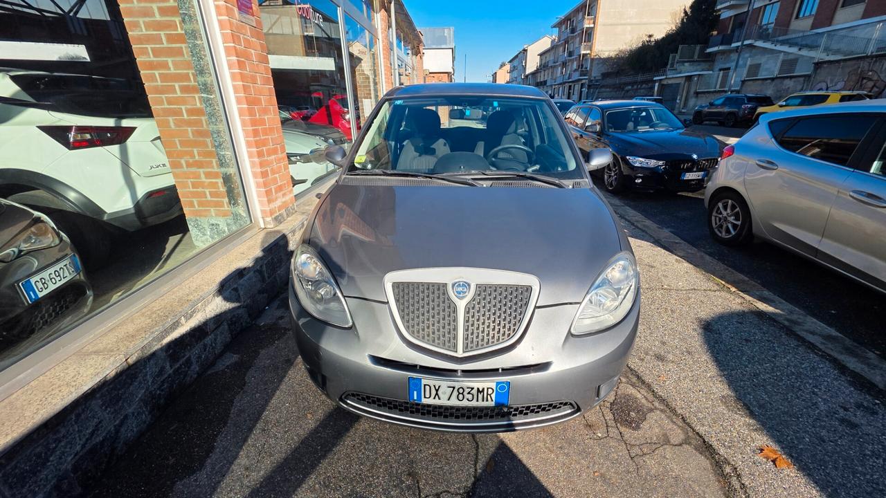 Lancia Ypsilon 1.4 Argento Ecochic GPL