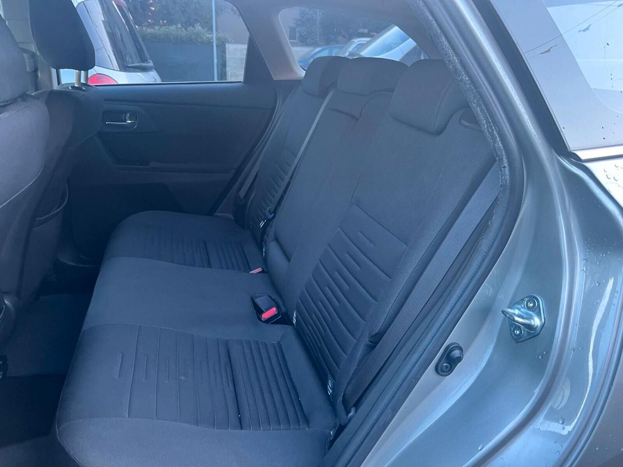 Toyota Prius 1.8 Lounge - 2016