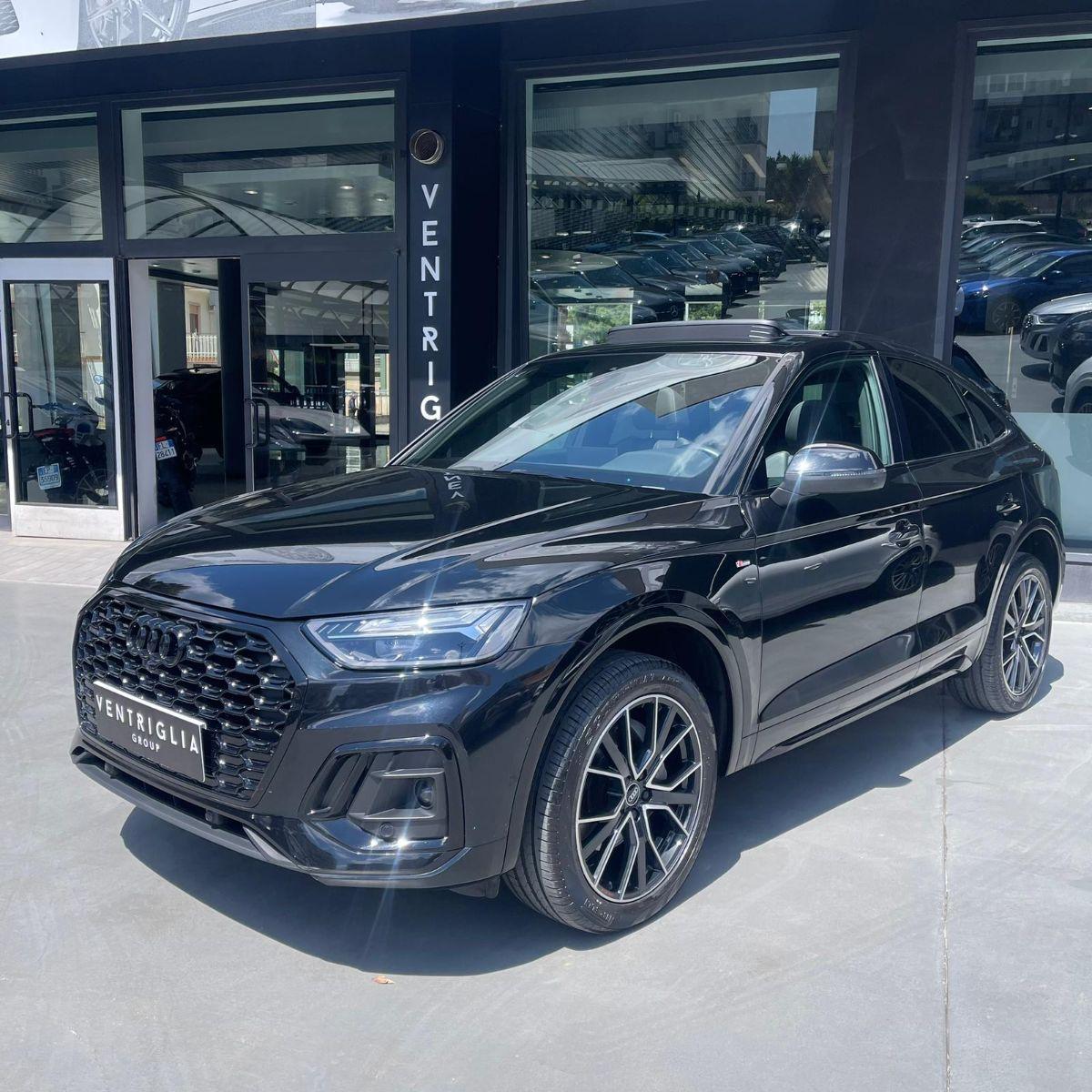 AUDI - Q5 Sportback S-line Total Black 40 tdi mhev