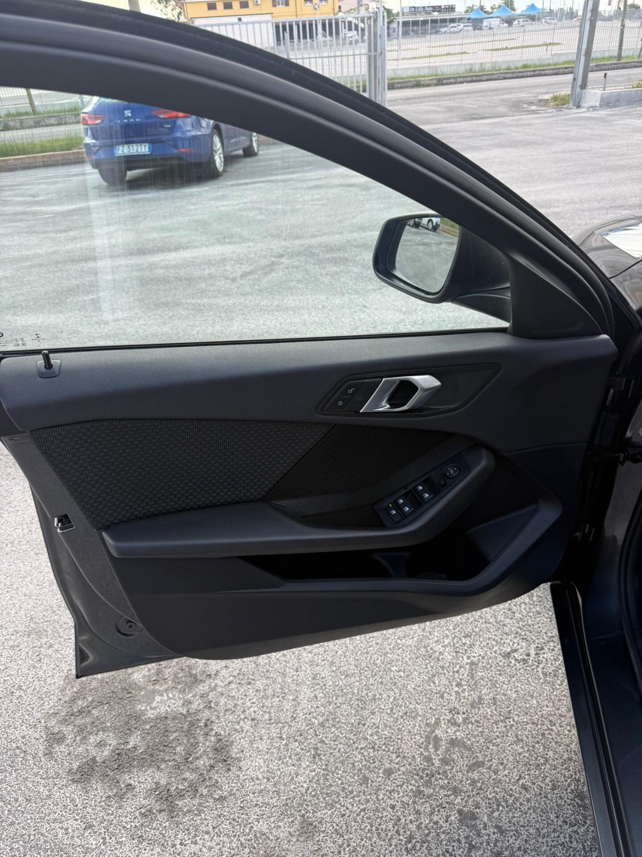 Bmw 116 116d 5p. Business Advantage