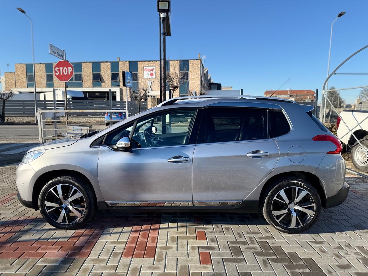 Peugeot 2008 1.6 e-HDi 115 CV Stop&Start Allure