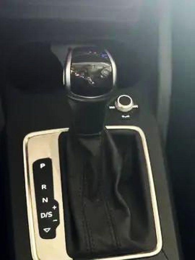 AUDI Q2 30 TDI S tronic Business