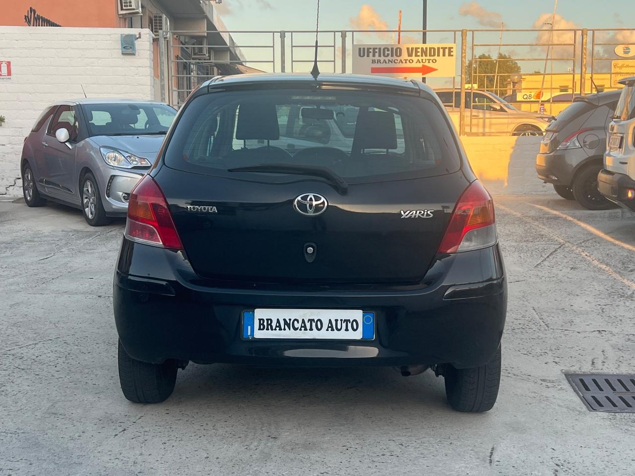 Toyota Yaris 1.0 5 porte
