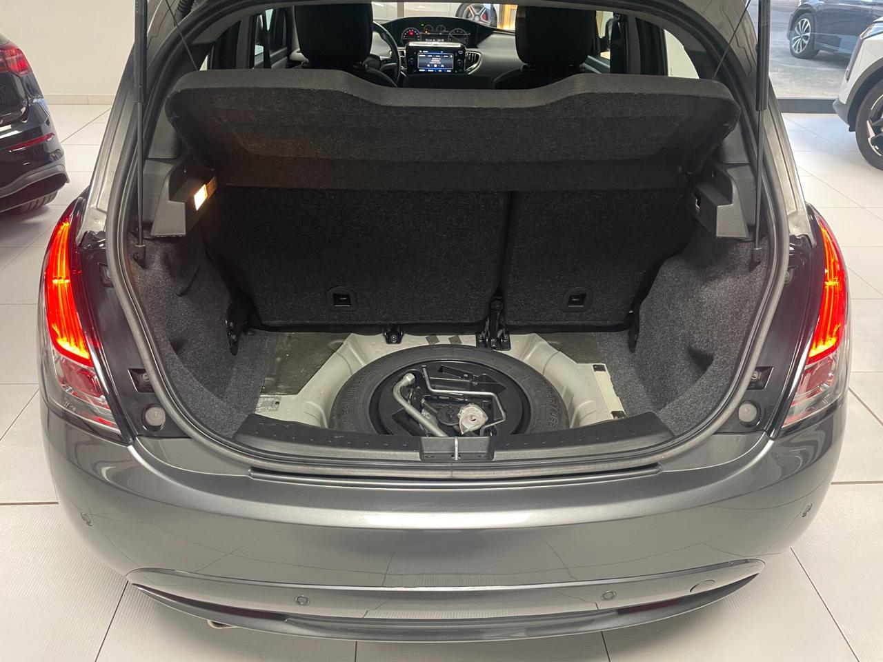 Lancia Ypsilon 1.0 FireFly 5 porte S&S Hybrid Gold