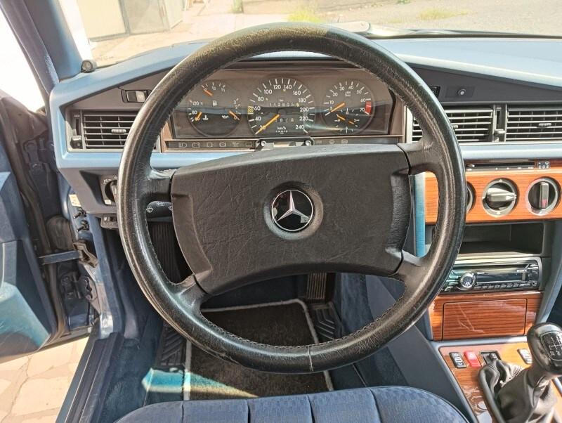 MERCEDES 190 2.6 E cat