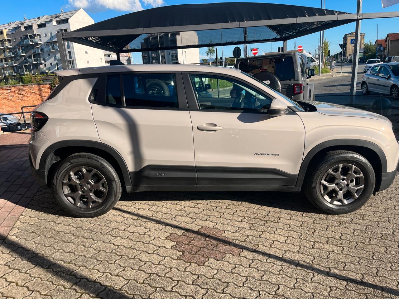 Jeep Avenger 1.2 100 CV Longitude - 9.900km