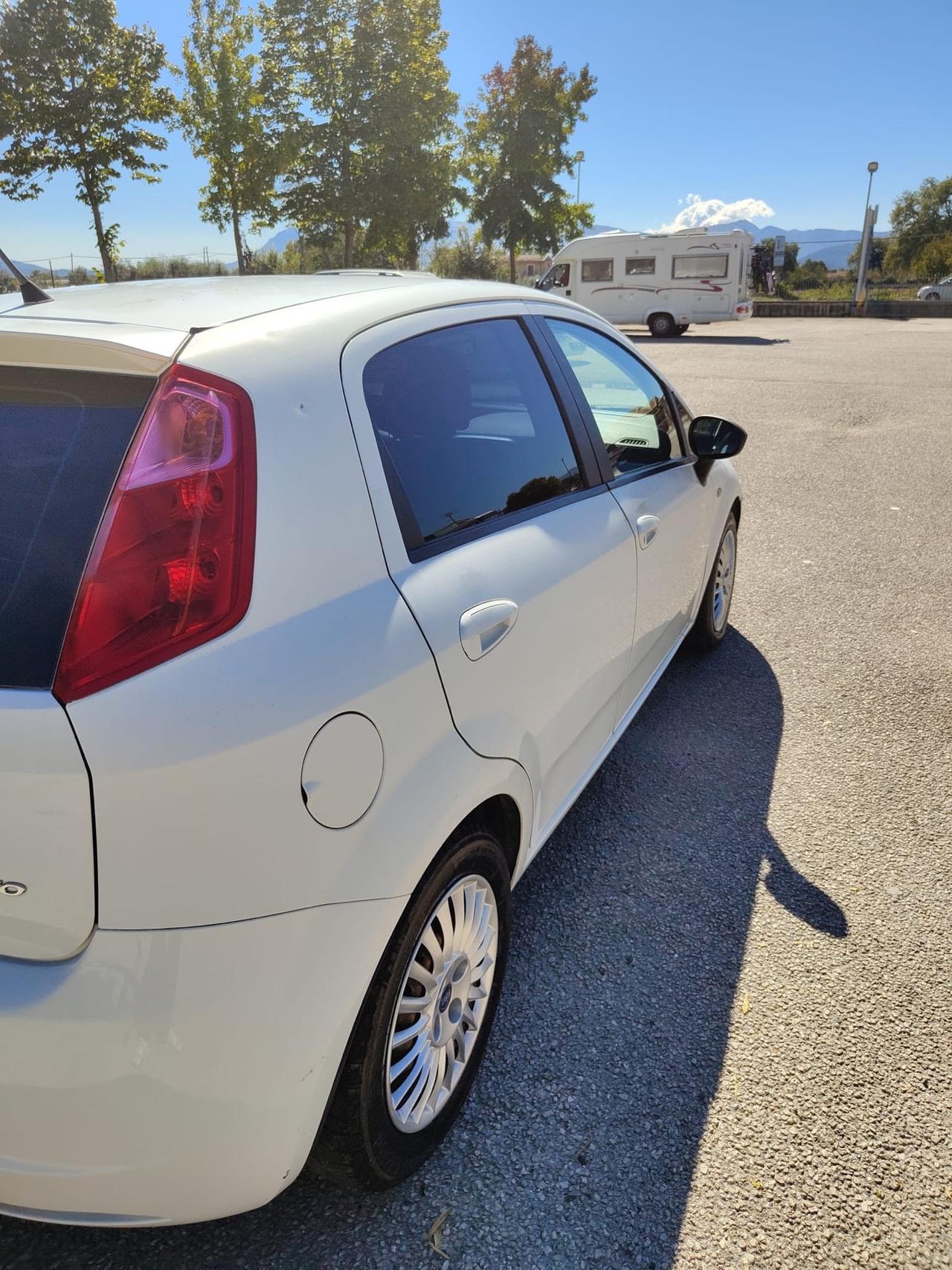 Fiat Grande Punto 1.3 MJT 75 CV 5 porte Dynamic perfetta