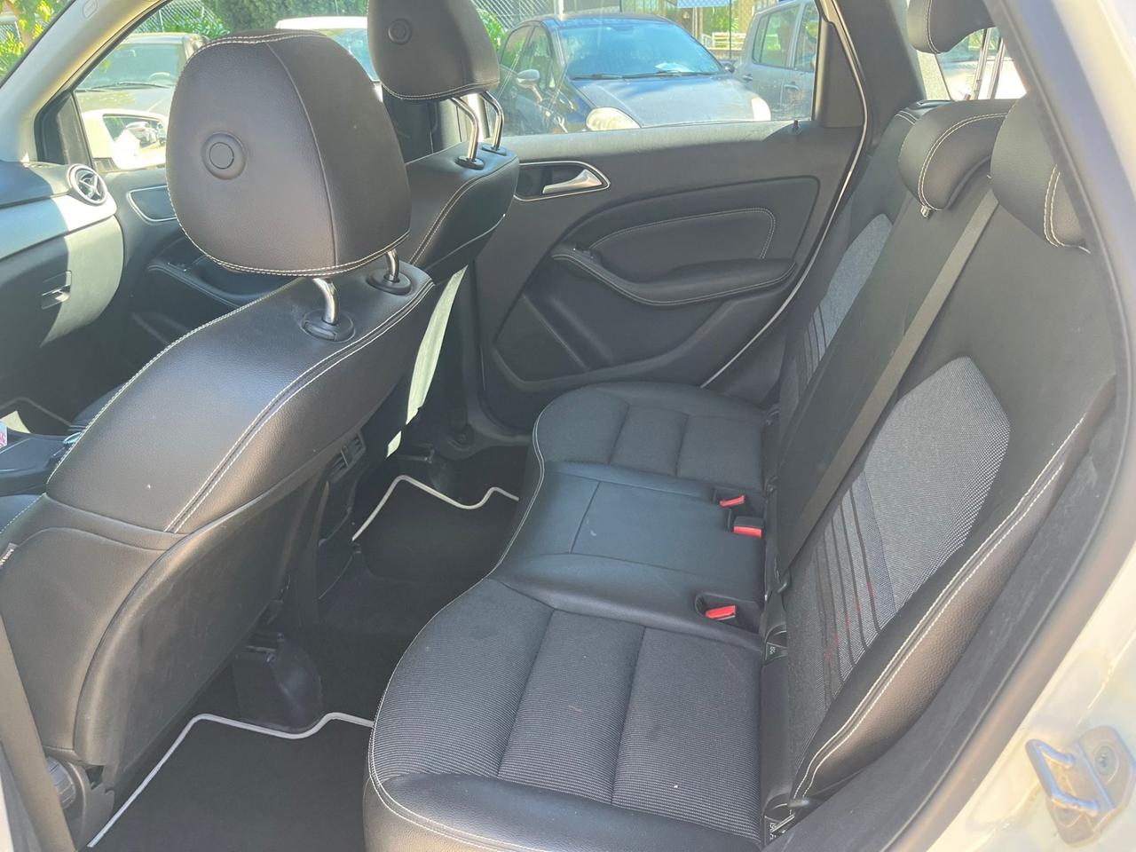 Mercedes-benz B 200 d Automatic Premium