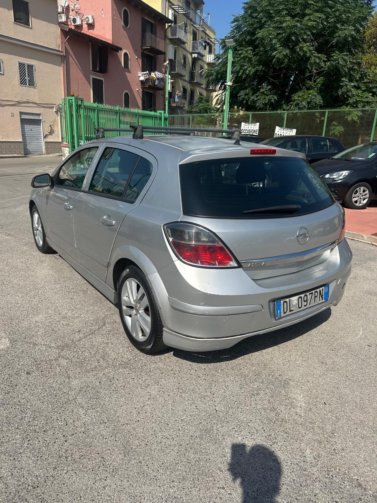 Opel Astra 1.6 T 16V 5 porte Cosmo