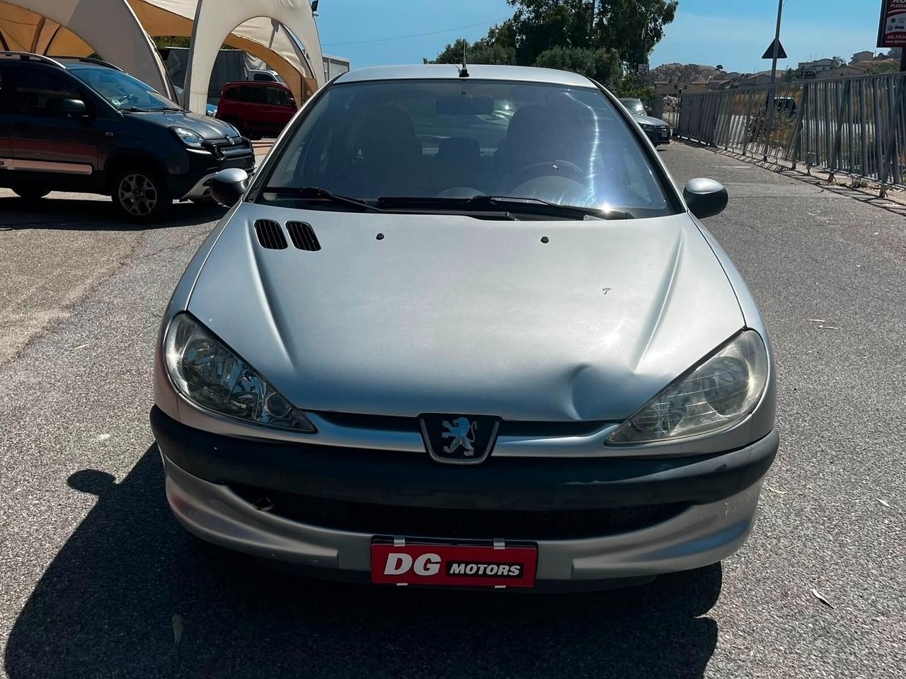 Peugeot 206 1.1 5p. XT