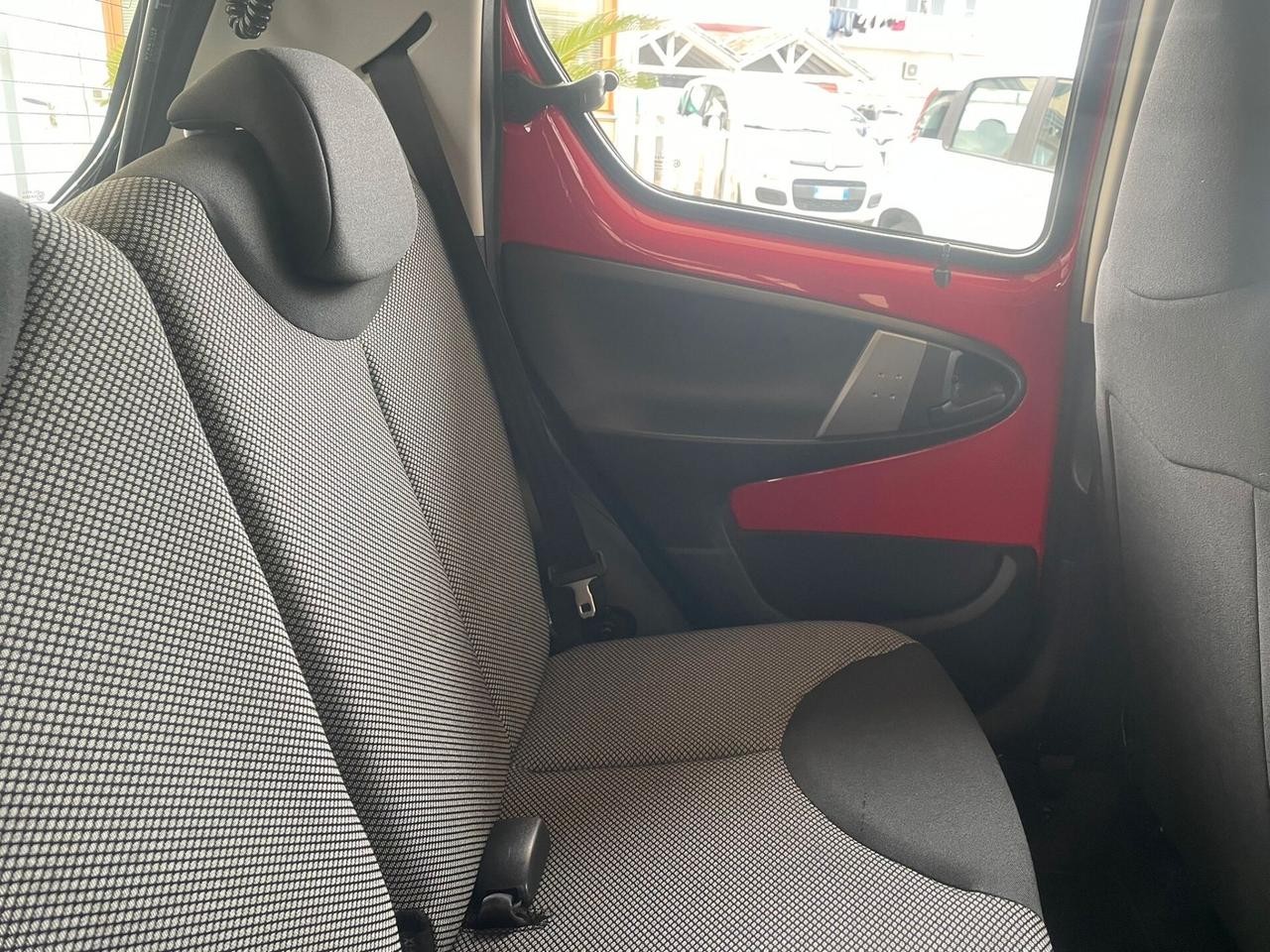 Toyota Aygo 1.0 12V VVT-i 5 porte Tobasco MMT automatica