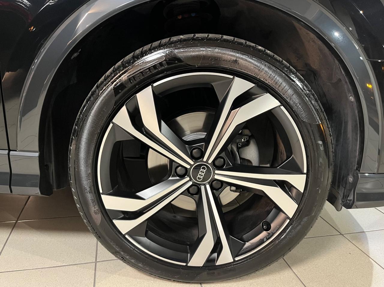 Audi Q3 SPB 35 TDI S-Line TOTAL BLACK!!