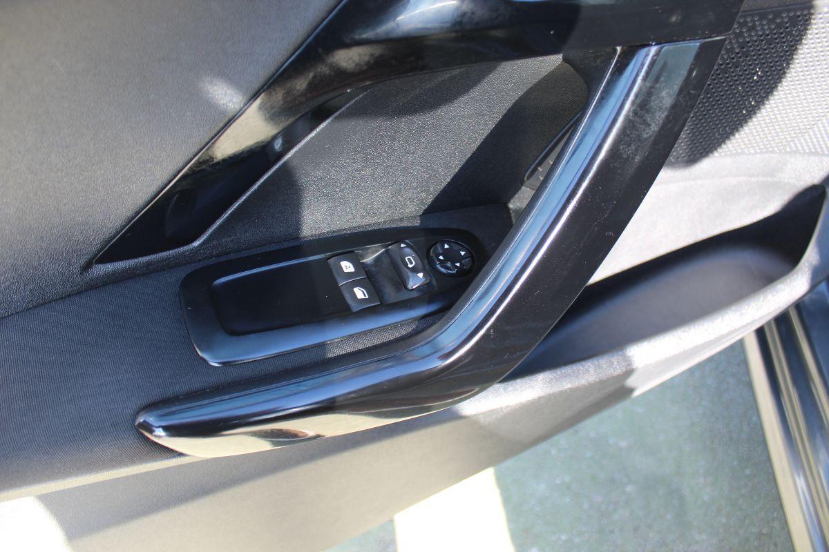 PEUGEOT - 208 - BlueHDi 75 5p. Allure