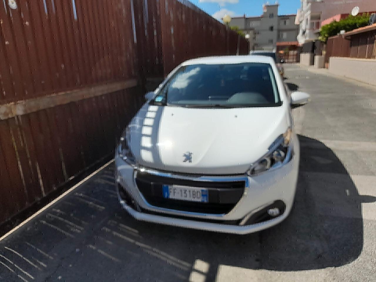 Peugeot 208 PureTech 82 5 porte Allure