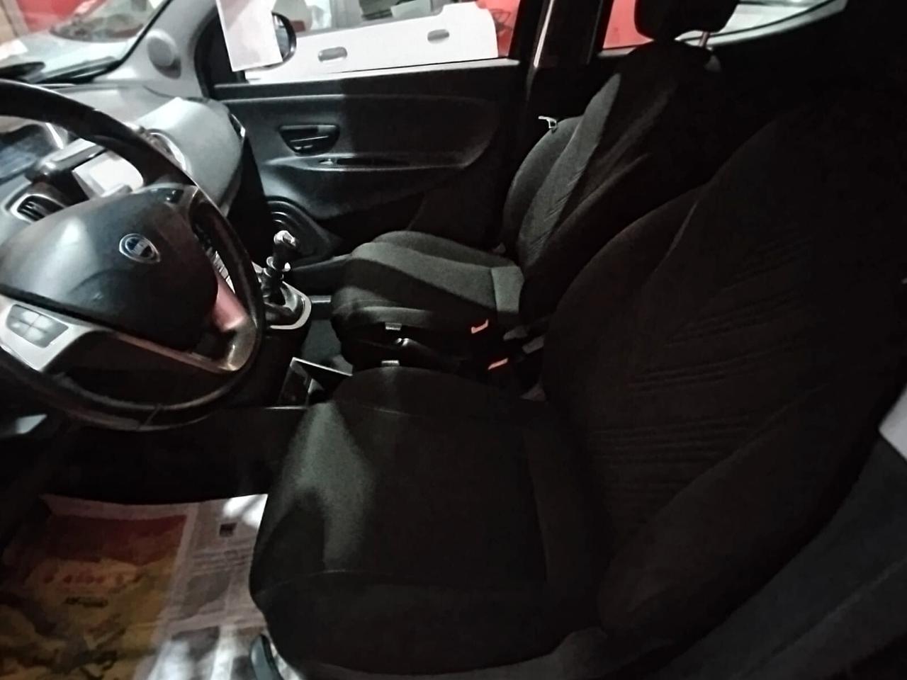 Lancia Ypsilon 1.0 FireFly 5 porte S&S Hybrid Gold