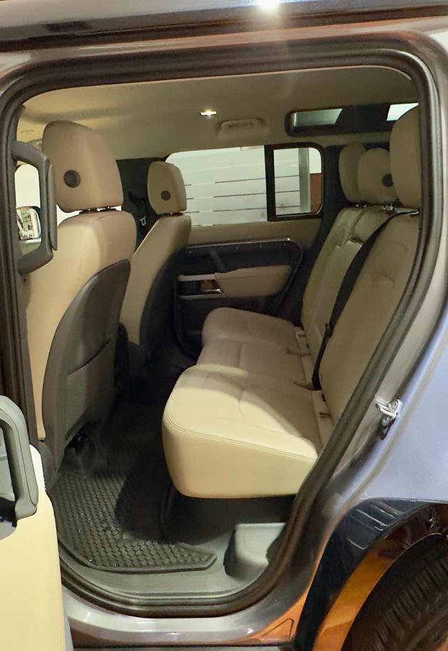 LAND ROVER Defender 110 3.0D I6 200 CV AWD Auto X-Dynamic SE