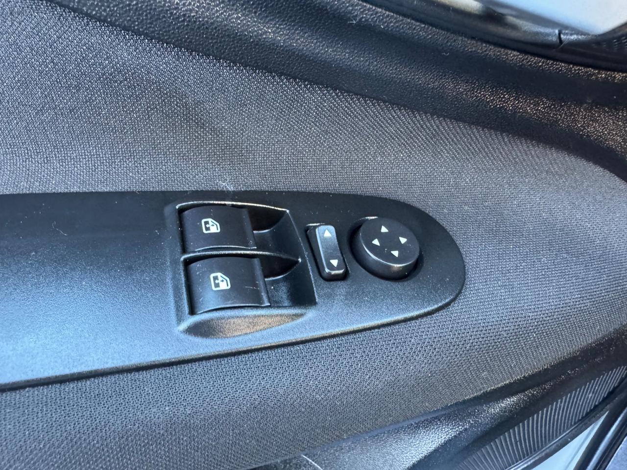 Fiat Punto idonea ai neopatentati gomme nuove