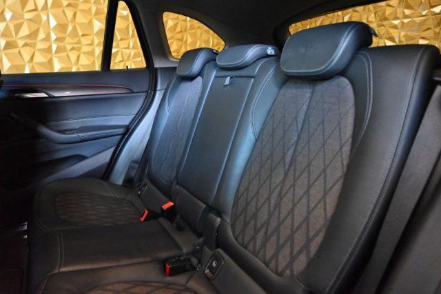 BMW X1 SDRIVE 18d SPORT BLACKLINE AUT.NAVI LED18"TEL FULL