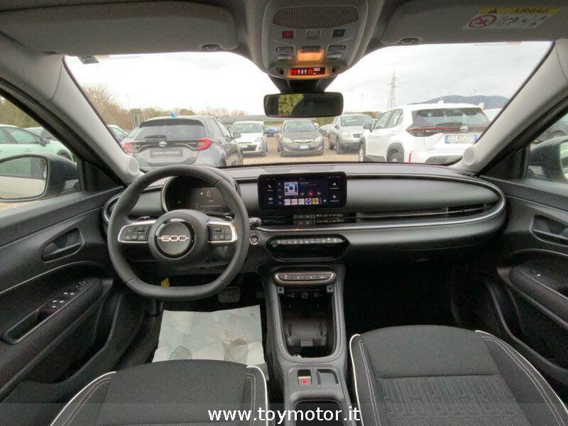 FIAT 600 (2023-) Hybrid 110 CV DCT MHEV Business