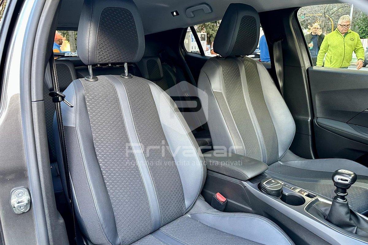 PEUGEOT 2008 PureTech 100 S&S Allure Navi Pack