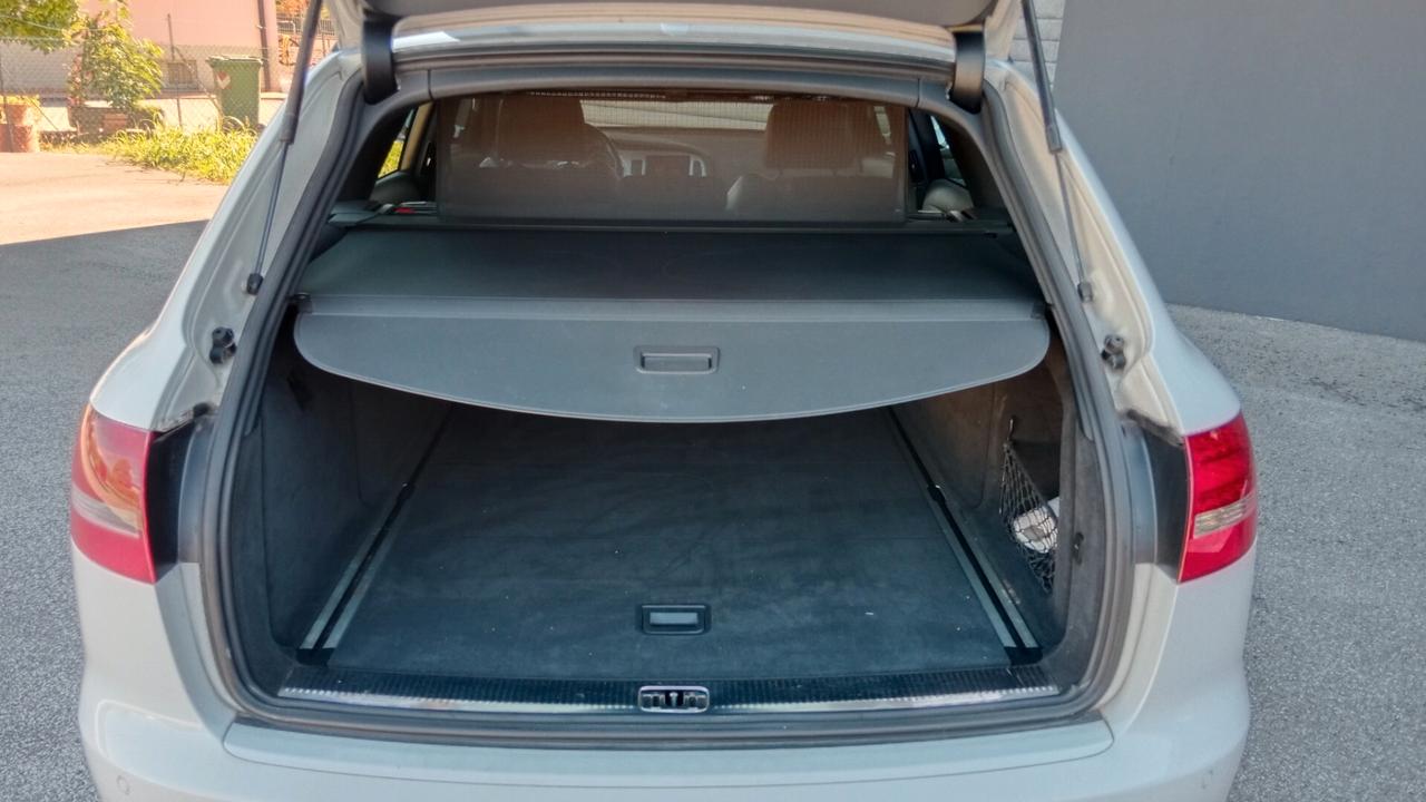 Audi A6 Avant 3.0 V6 TDI 240 CV Black Edition S-line