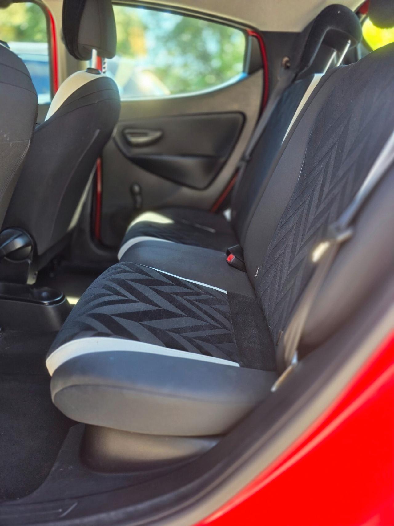 Lancia Ypsilon 1.2 69 CV 5 porte Unyca