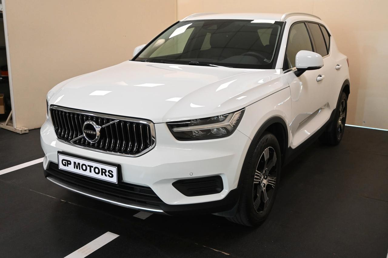 VOLVO XC40 (2017-->) XC40 T2 Geartronic Momentu...