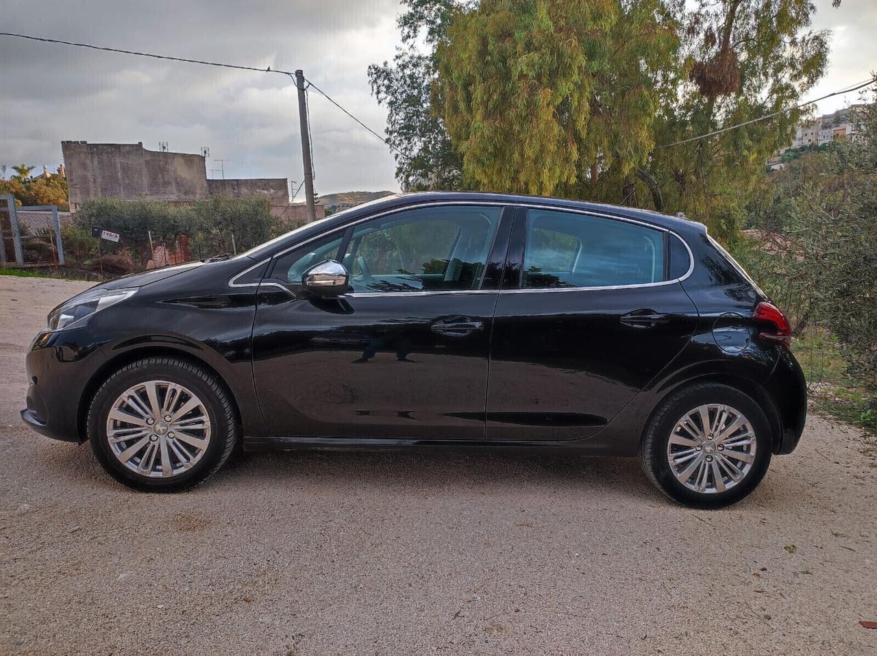 Peugeot 208 PureTech 82 Stop&Start 5 porte Allure