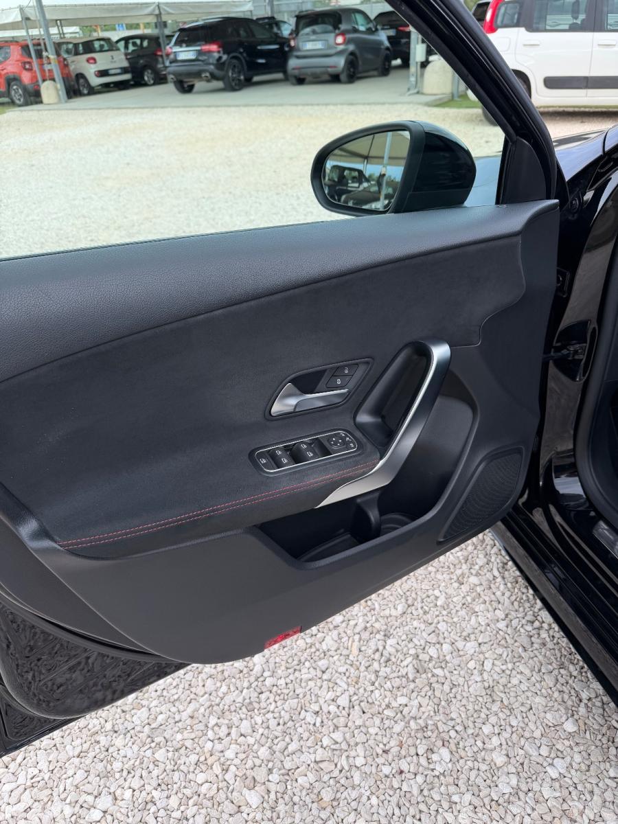 MERCEDES - Classe A - A 180 d Automatic Premium