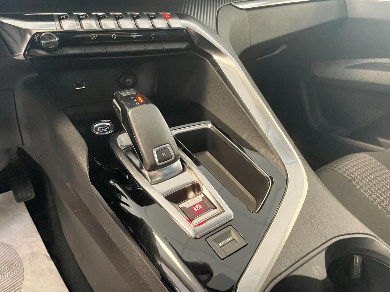 Peugeot 3008 BlueHDi 130cv EAT8 Business