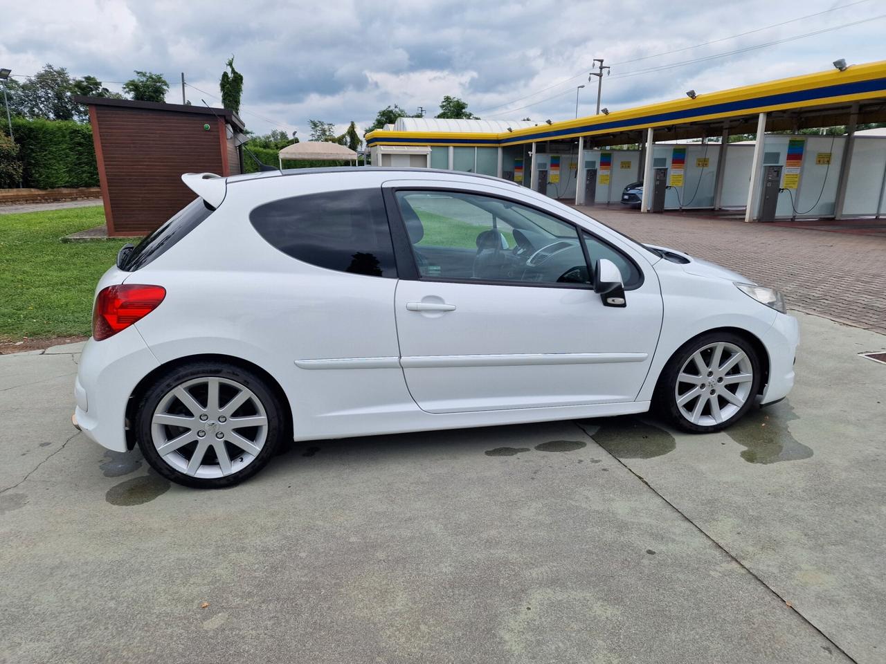 Peugeot 207 1.6 THP 156CV 5p. Féline