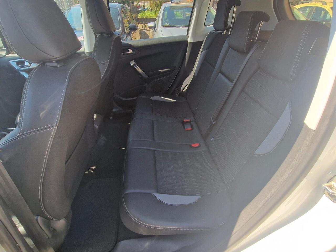 Peugeot 2008 BlueHDi