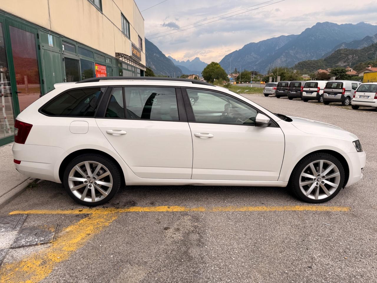 Skoda Octavia 1.6 TDI CR 105 CV DSG Elegance