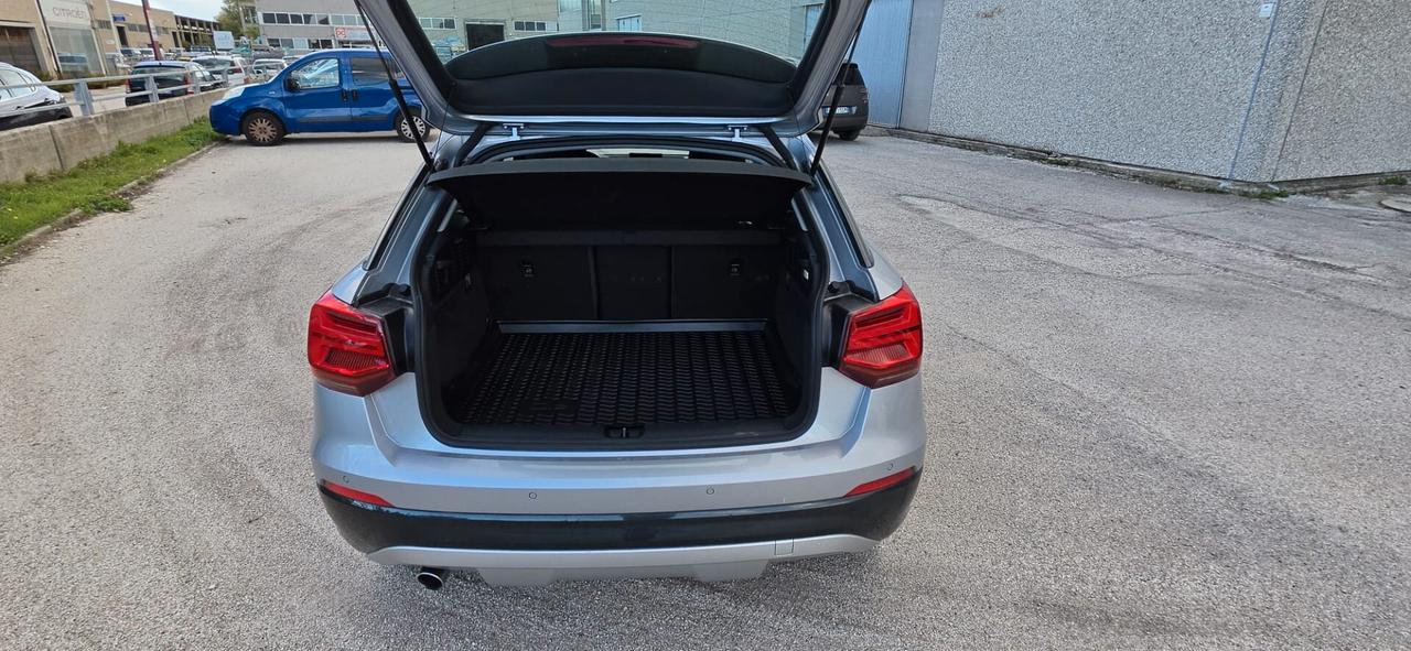 Audi Q2 30 TDI Business Design